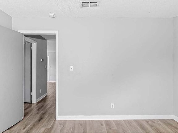 4th image of 500 Cumberland Ave #C3