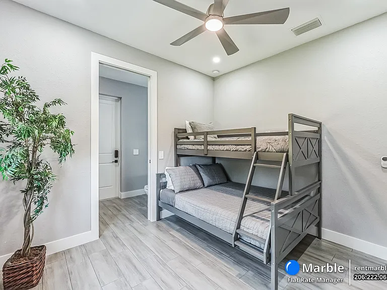 4618 Catalina Ln — Photo 25