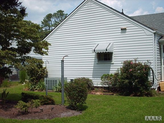 3rd image of 213 Simpson St