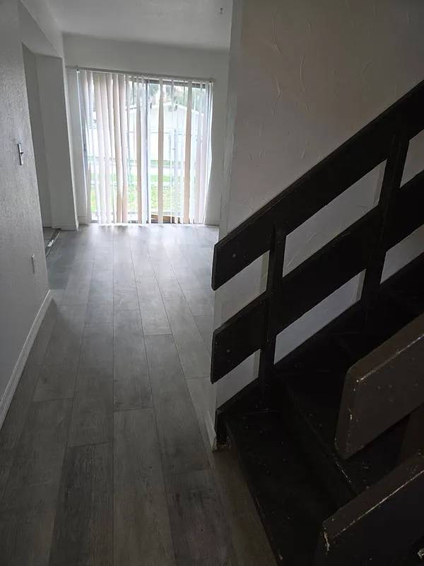2 bed, 1.5 bath, 1150 sqft, $1,400 — Photo 2