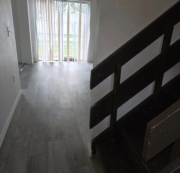 1033 W Sumner St — Photo 2