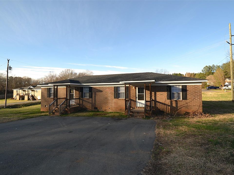 1st image of 305 Benton Dr #L