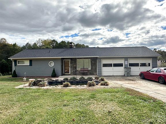 2nd image of 843 Nuway Cir NE