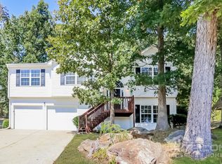 1035 Rolling Ridge Ln, Auburn, GA 30011