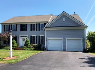 104 Amberville Rd, North Andover, MA 01845