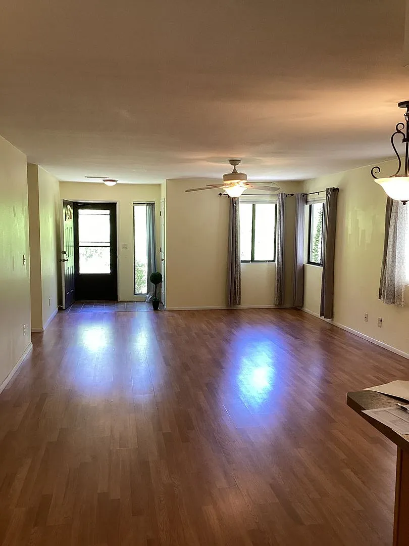Townhome in Tanglewood Hills HOA — Photo 4