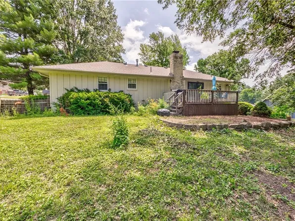 2504 S 14th St, Leavenworth, KS 66048