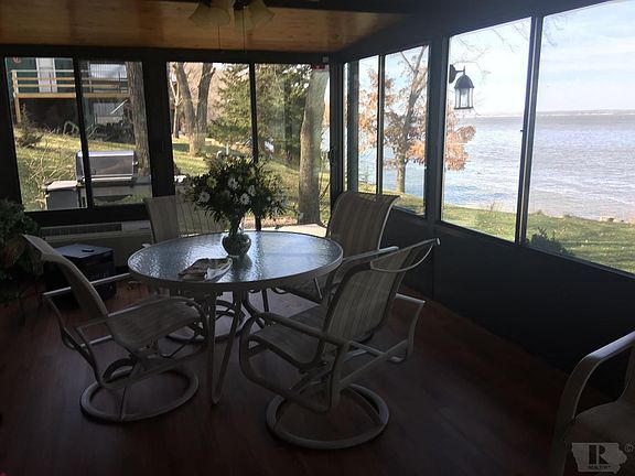 3rd image of 2588 N Sycamore Haven Dr