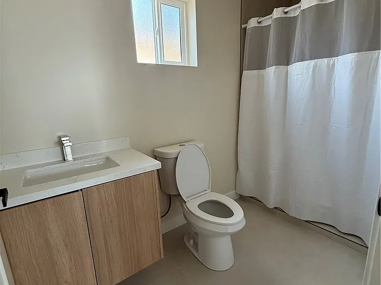 7826 Kyle St — Photo 11