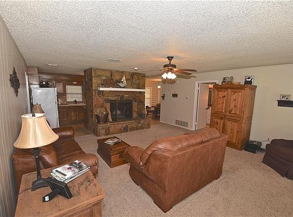 2nd image of 4005 Huron Ct