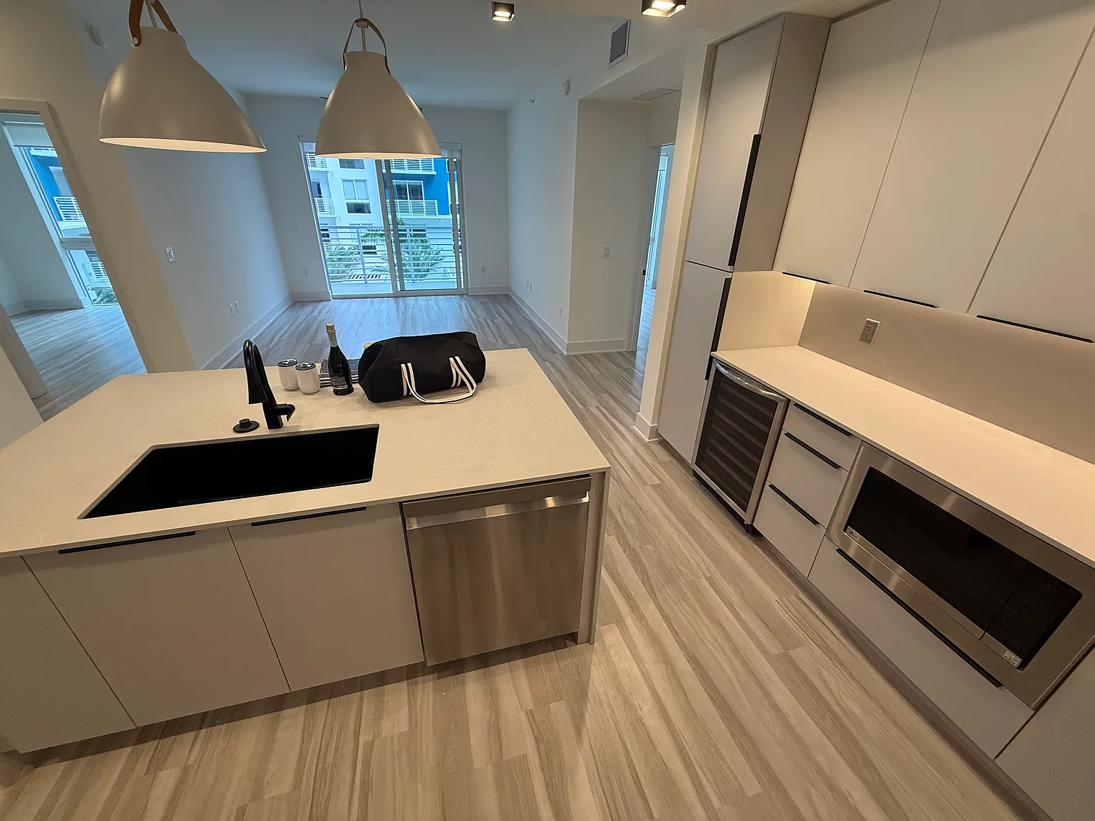 2 bed, 1176 sqft, $3,200 — Photo 3