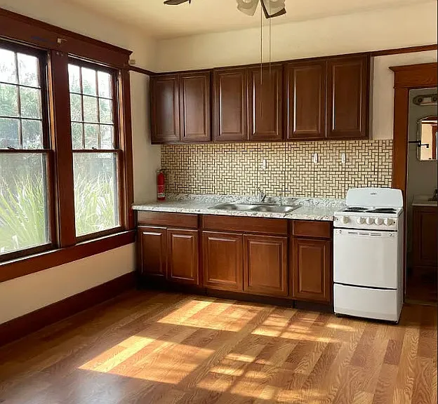 118 S 3rd St #202 — Photo 5