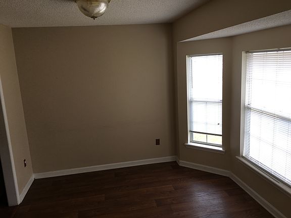 Formal dinning area