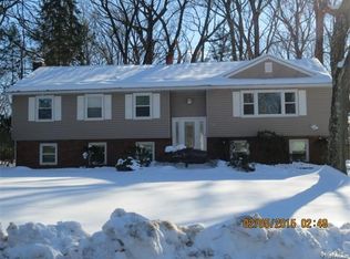 10 Sparrow Ave, Spring Valley, NY 10977