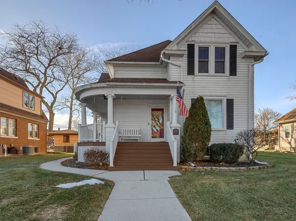 618 Woodward St, Beecher, IL 60401