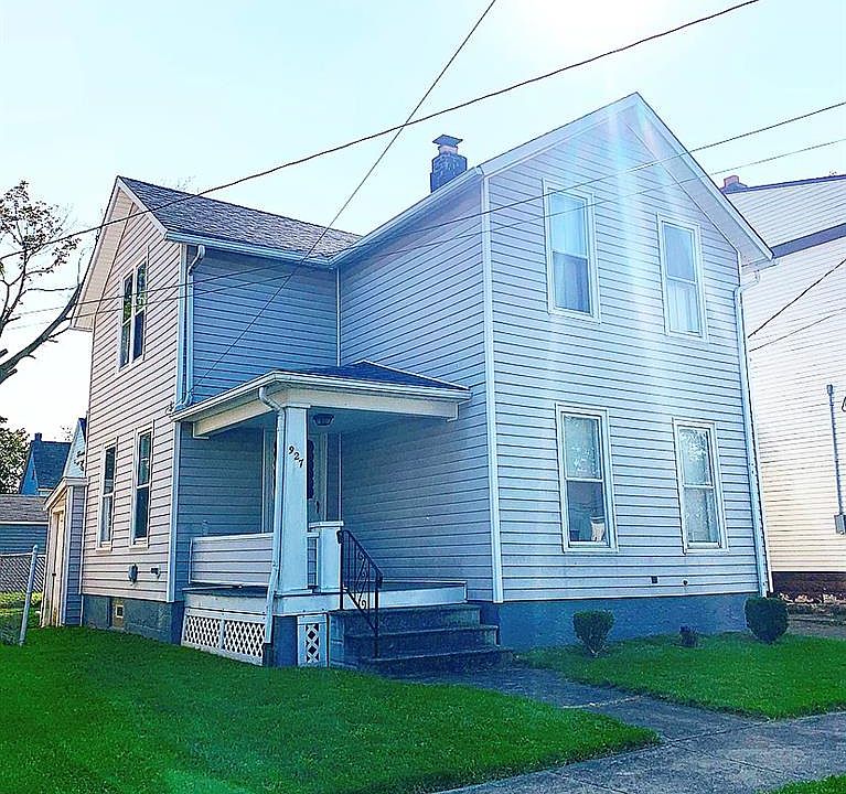 1st image of 927 W 11th St