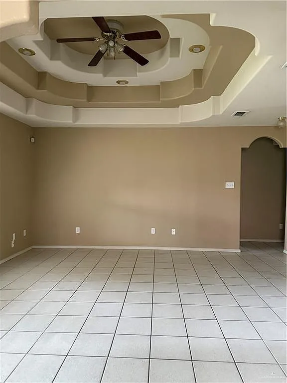 3 bed, 2.0 bath, 1197 sqft, $1,800 — Photo 4