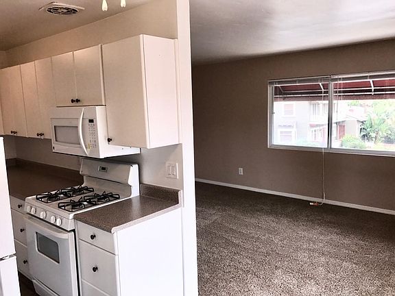 4th image of 3144 Grape St APT 1