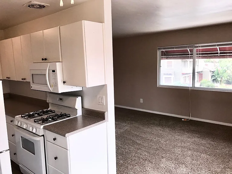 3144 Grape St #1 — Photo 4