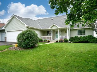 12426 Chesholm Ln, Eden Prairie, MN 55347