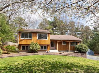 33 Sheridan Dr, Plymouth, MA 02360