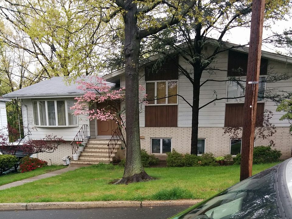 2nd image of 55 Hickory St