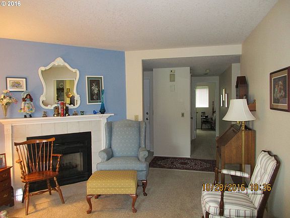 4th image of 2618 SE Baypoint Dr Unit 11