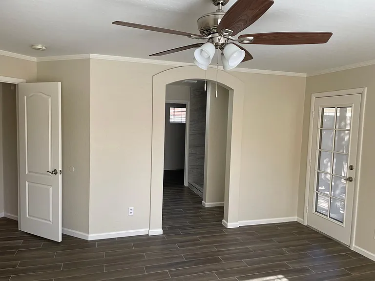 8744 W Lone Cactus Dr — Photo 8