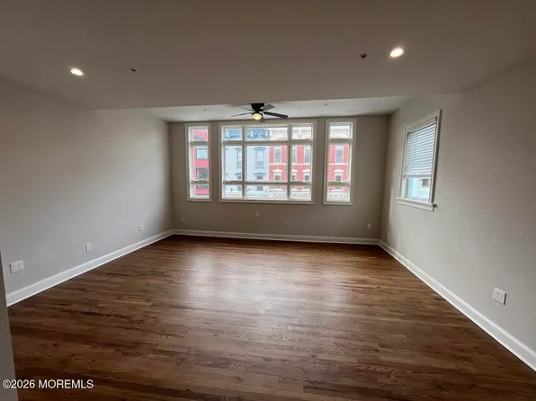 35 Broad St, Red Bank, NJ 07701