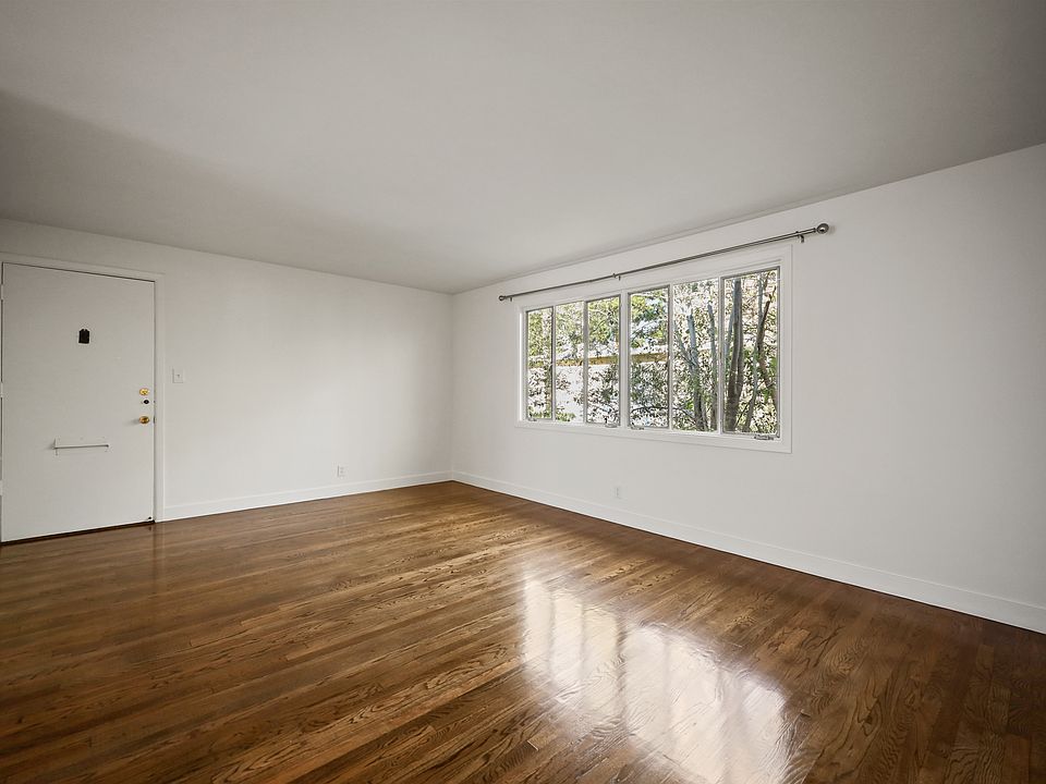 1st image of 150 San Vicente Blvd #6