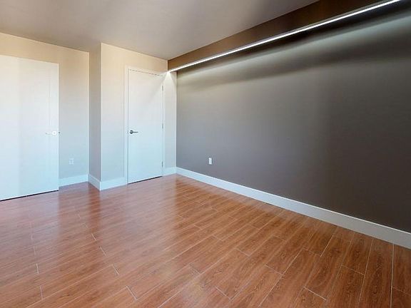 2nd image of 2330 Hoffman St #336c6d6e3