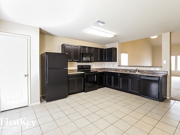 5th image of 1509 Doncaster Dr