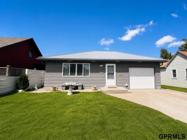 207 W Spruce St, Lexington, NE 68850