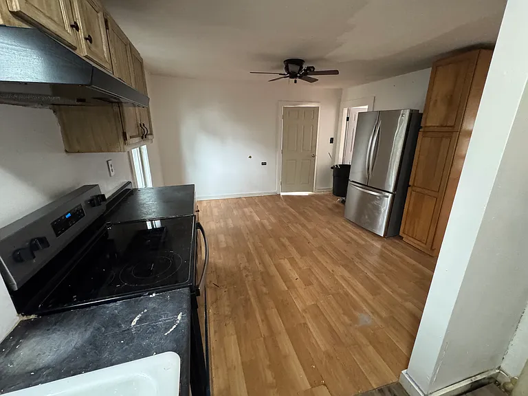 64 1/2 Ash St #1 — Photo 6