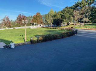 220 Metz Ln, Petaluma, CA 94952
