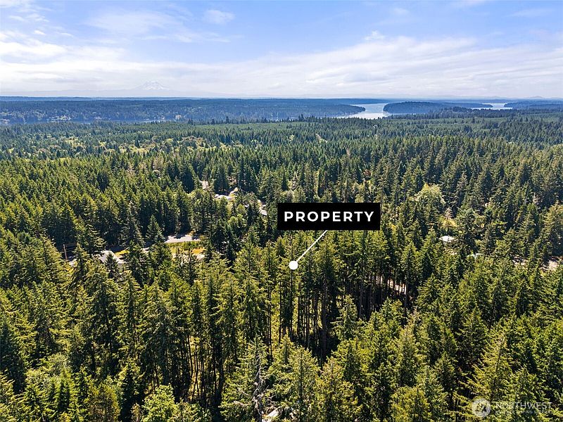 5th image of 1030 E Phillips Lake Road