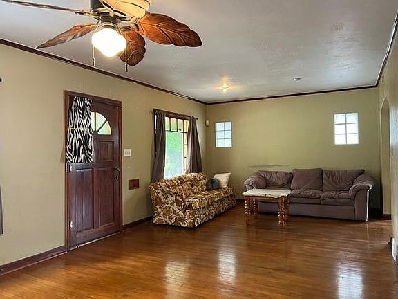 3rd image of 2028 Elizabeth Ave