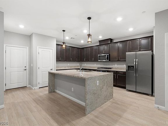 4th image of 507 Fairview Hills St