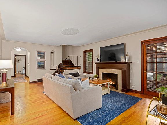 5th image of 7373 Stratford Ave