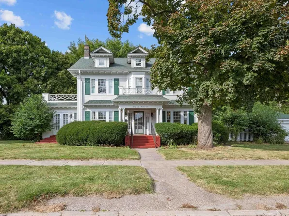 2605 17th Ave, Rock Island, IL 61201