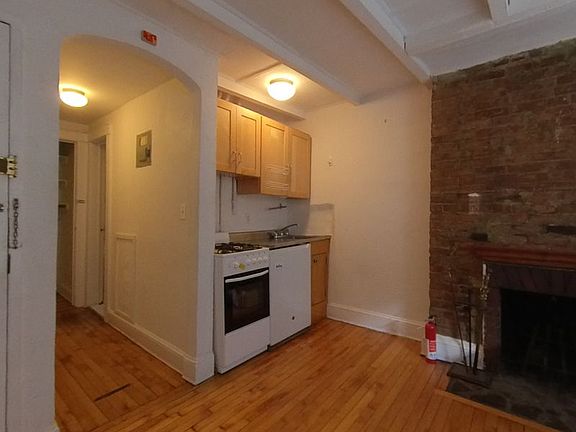 3rd image of 15 Cornelia St #2S