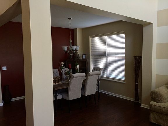 3rd image of 1121 Trillium Ln