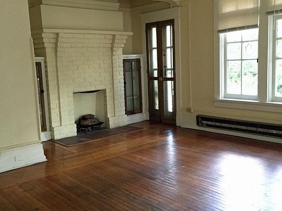 4th image of 2015 S Carrollton Ave #B