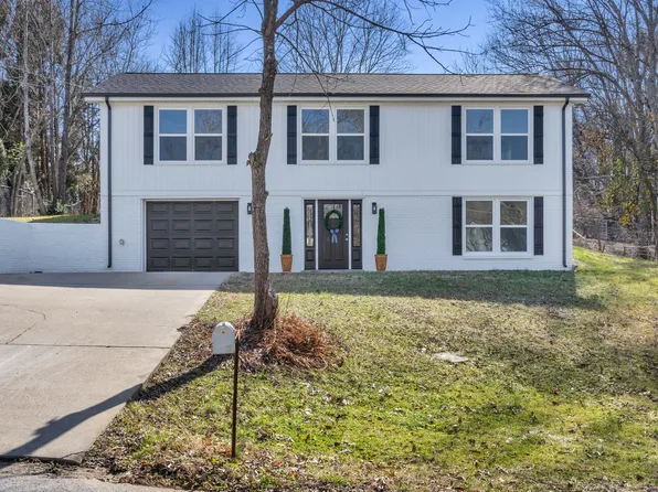 302 Grassland Dr, Clarksville, TN 37043