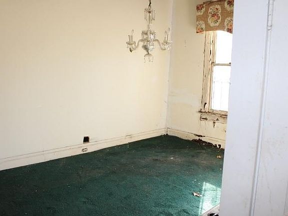 4th image of 603 W Market St