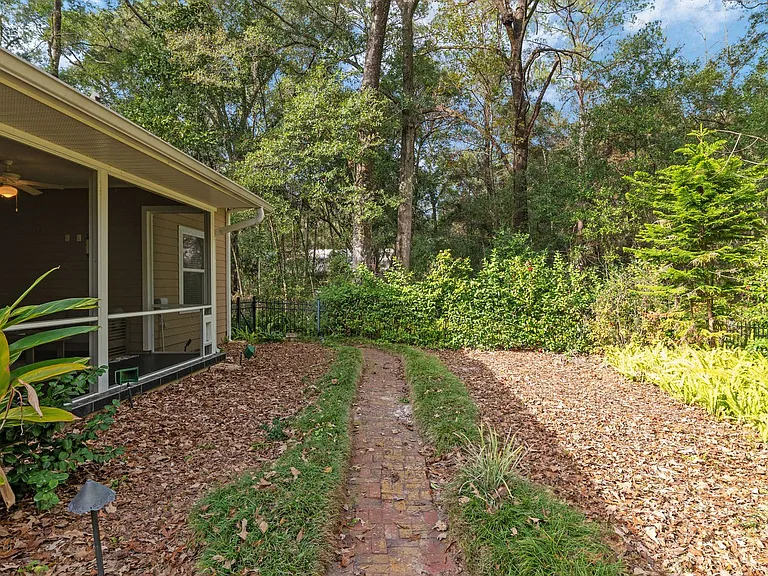 3773 SW 21st Dr — Photo 53