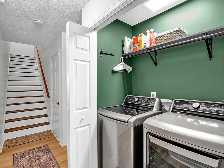 115 Sunrise Ln — Photo 26