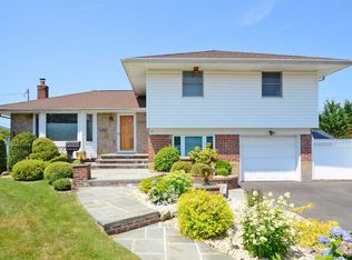 29 Nottinghill Dr, Massapequa, NY 11758