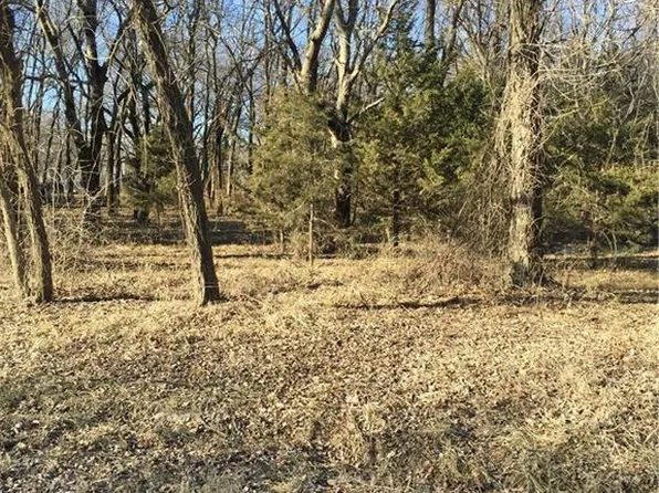 726 W Sugar Lake Dr, Mound City, KS 66056