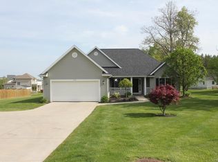 7576 Quaker Rd, Orchard Park, NY 14127